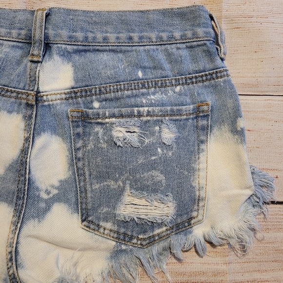 Bullhead Bleached Denim Shorts-SLOUCHY SHORT - Picture 10 of 10